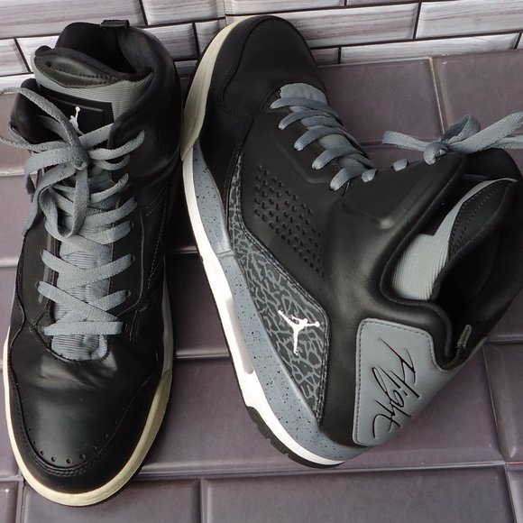 Size 12. Jordan Flight leather basketball  sneakers shoes. main image 8